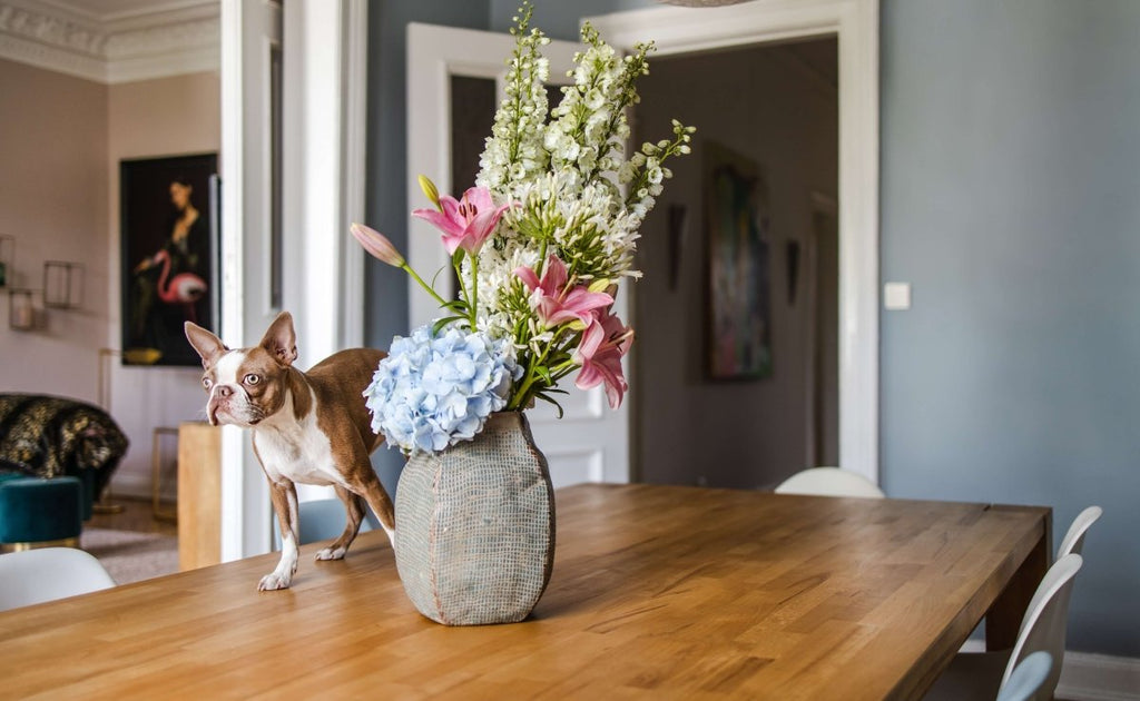 What are the factors to be considered before ordering flowers from an online delivery service?