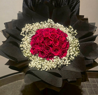 Roses With White Baby’s Breath