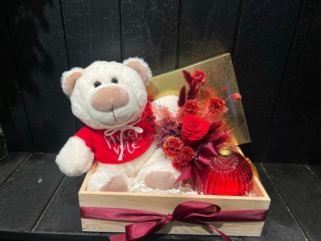 I Love you Hamper - ROSE &amp; CO