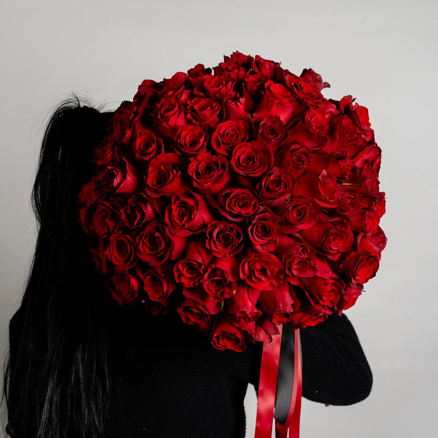 Grand Gesture 100 Red Roses