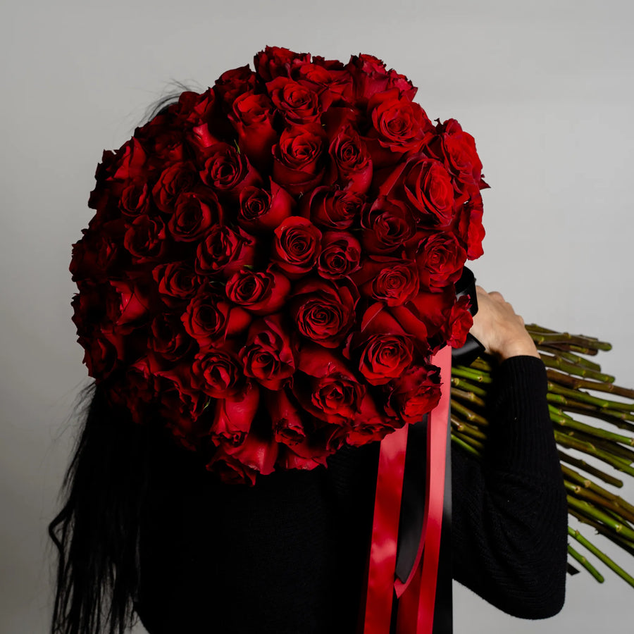 Grand Gesture 100 Red Roses