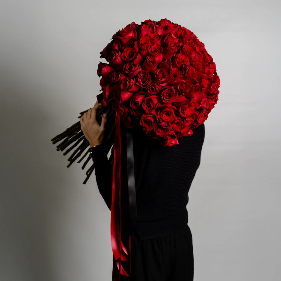 Grand Gesture 100 Red Roses