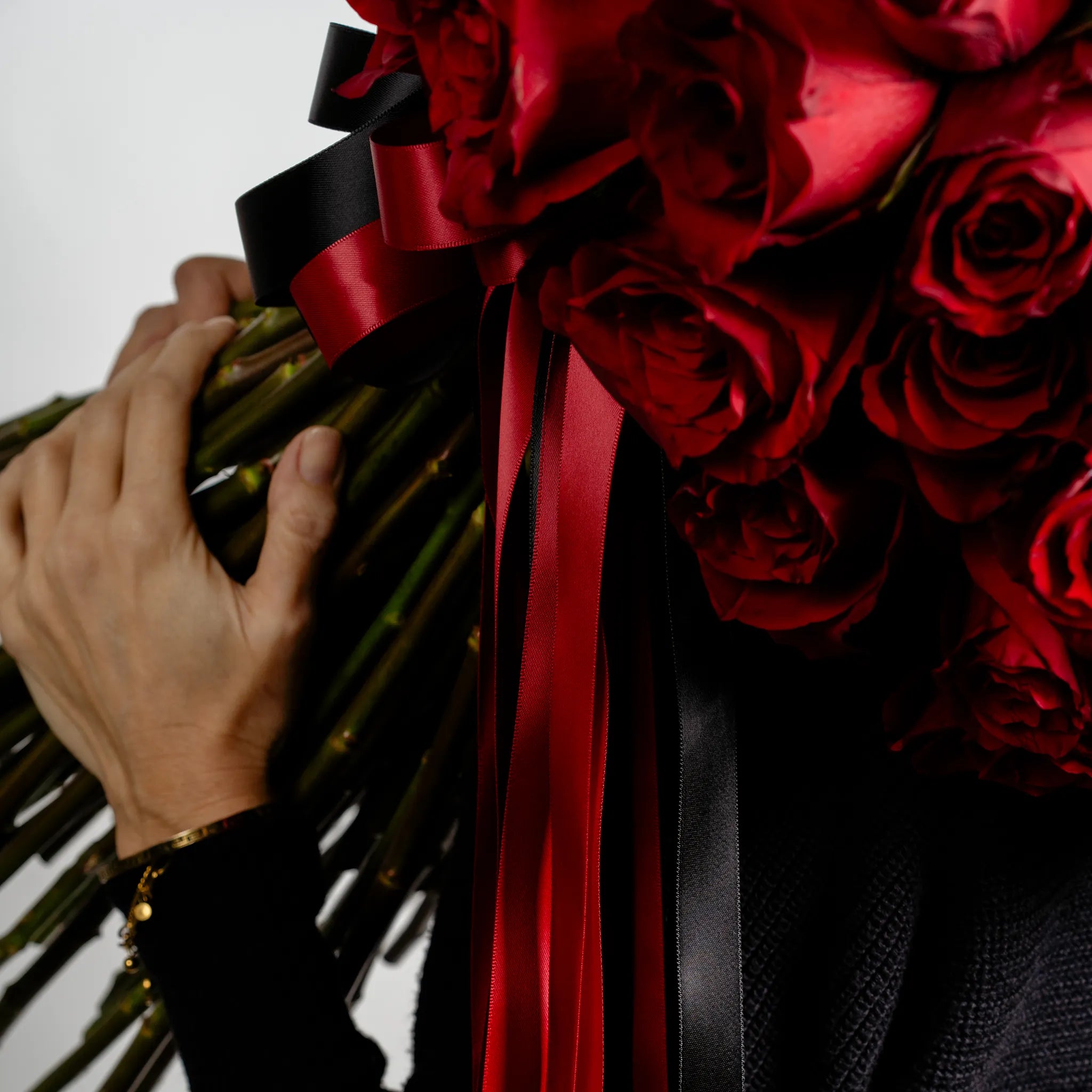 Fresh flowers. Experienced hands. Your vision.