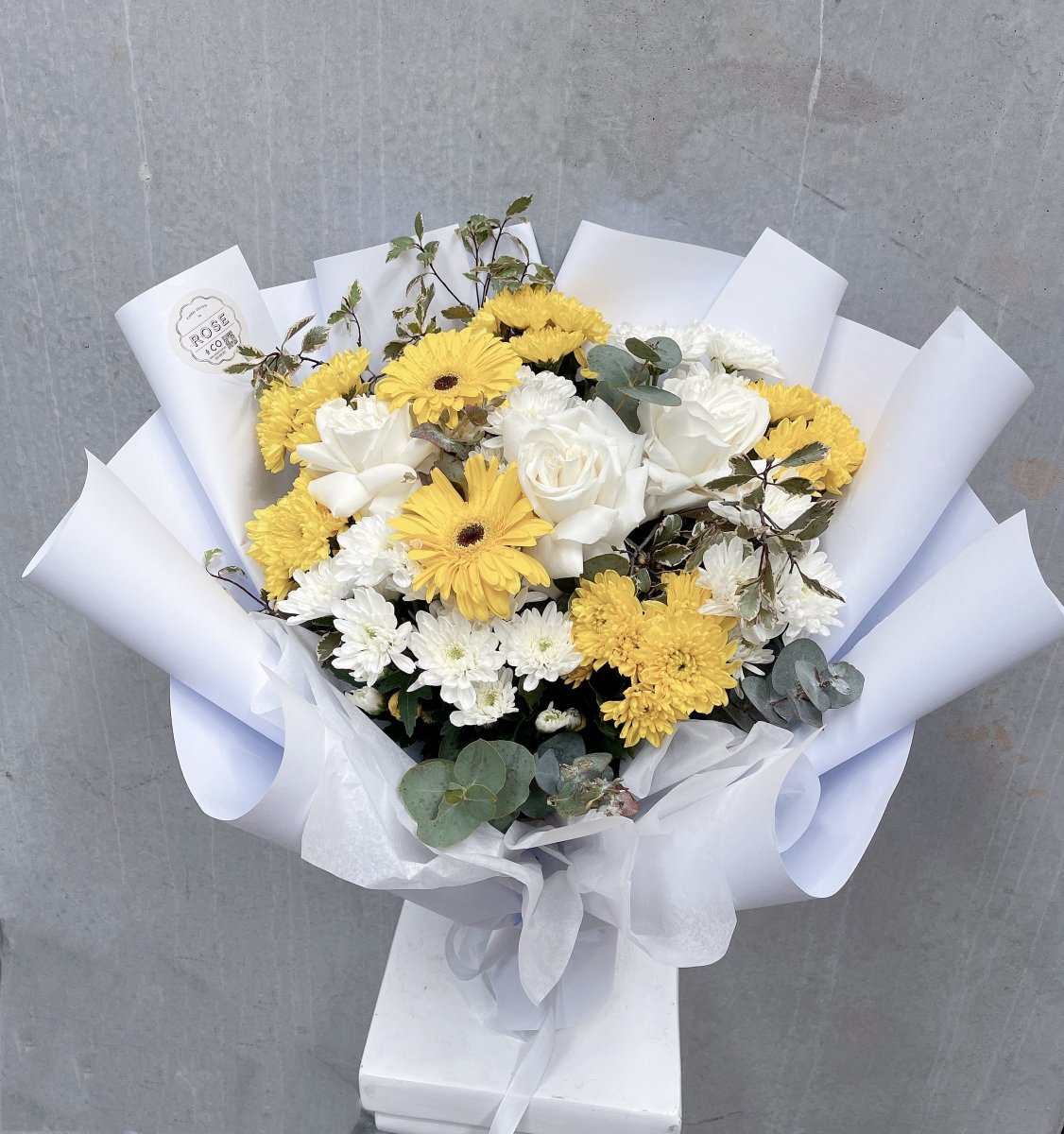 Funeral flower bouquet - ROSE &amp; CO