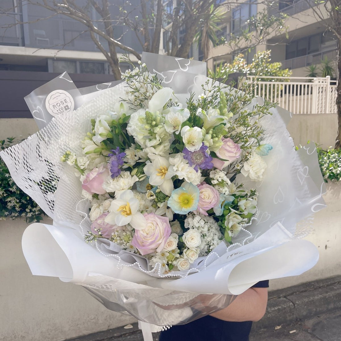 Graduation Bouquet （4) - ROSE &amp; CO