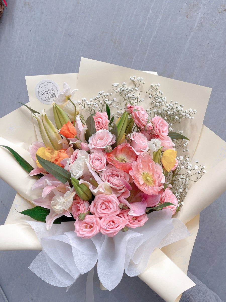 Graduation Bouquet (5) - ROSE &amp; CO