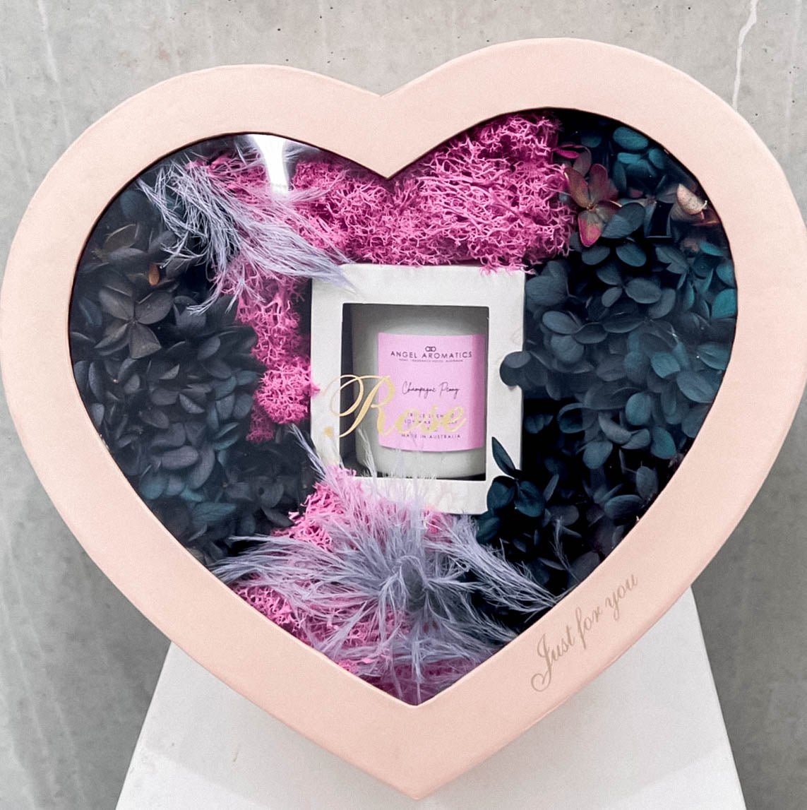 Heart Box with preserved flowers and Candle - ROSE &amp; CO