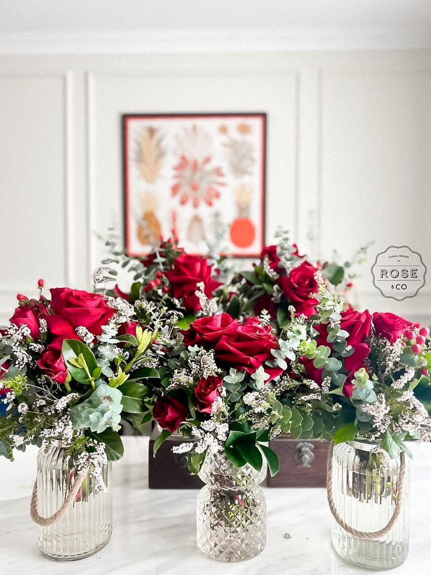 Res Color Table Same Day Flower Delivery | Red colour table posy | Real-time Tracking ...