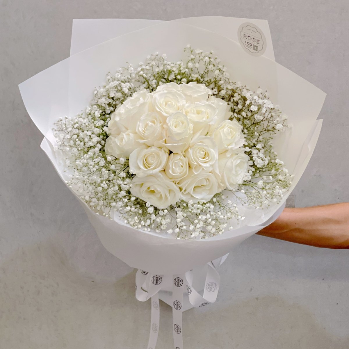 Roses With White Baby’s Breath - ROSE &amp; CO